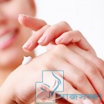 শীতকালীন হাত-পা ও নখের যত্ন