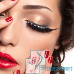 ক্ল্যাসিক ব্ল্যাক স্মোকি আই মেকআপ চমৎকার ভাবে কাজল দিয়েই করে ফেলুন